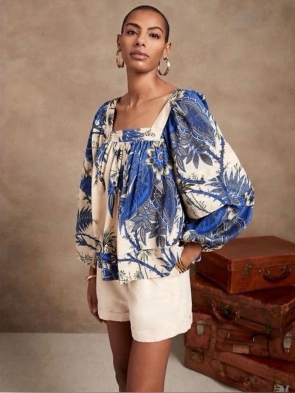 Banana Republic Cream and Blue Floral Square-Neck Peasant Top Size Medium